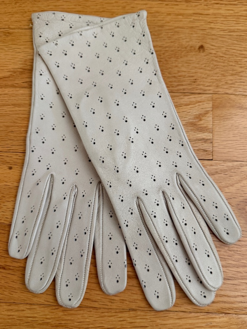 NWOT Kid Leather Womens Gloves Cream Color Size 7